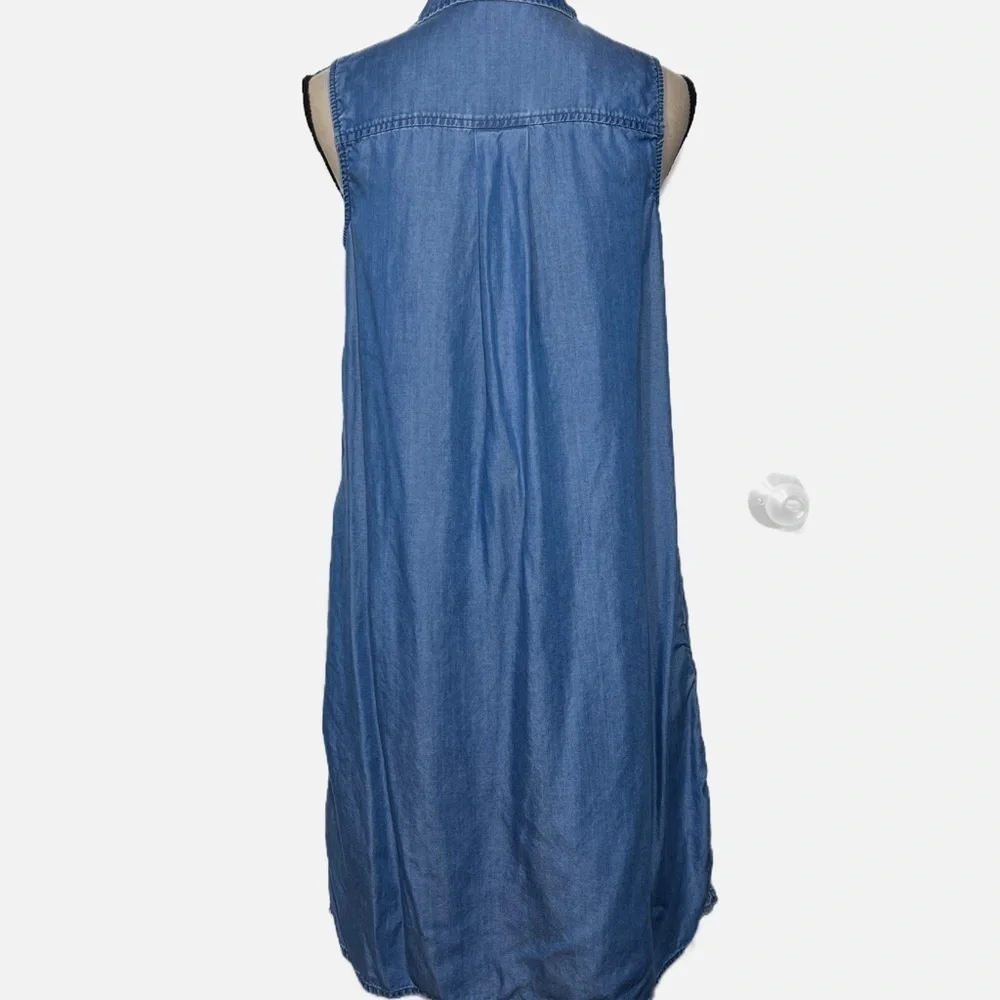 Time and Tru Chambray Blue V Neck Shift Dress W Pockets Womens size 4/6 Small - Picture 3 of 7